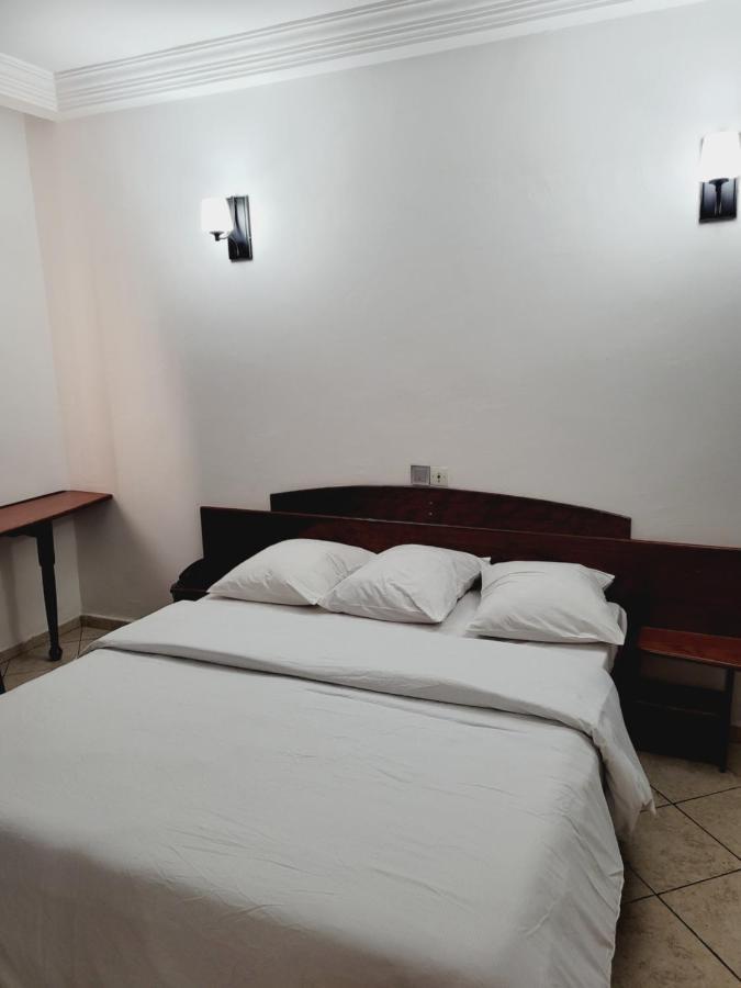 Hotel Altitel Bafoussam ภายนอก รูปภาพ