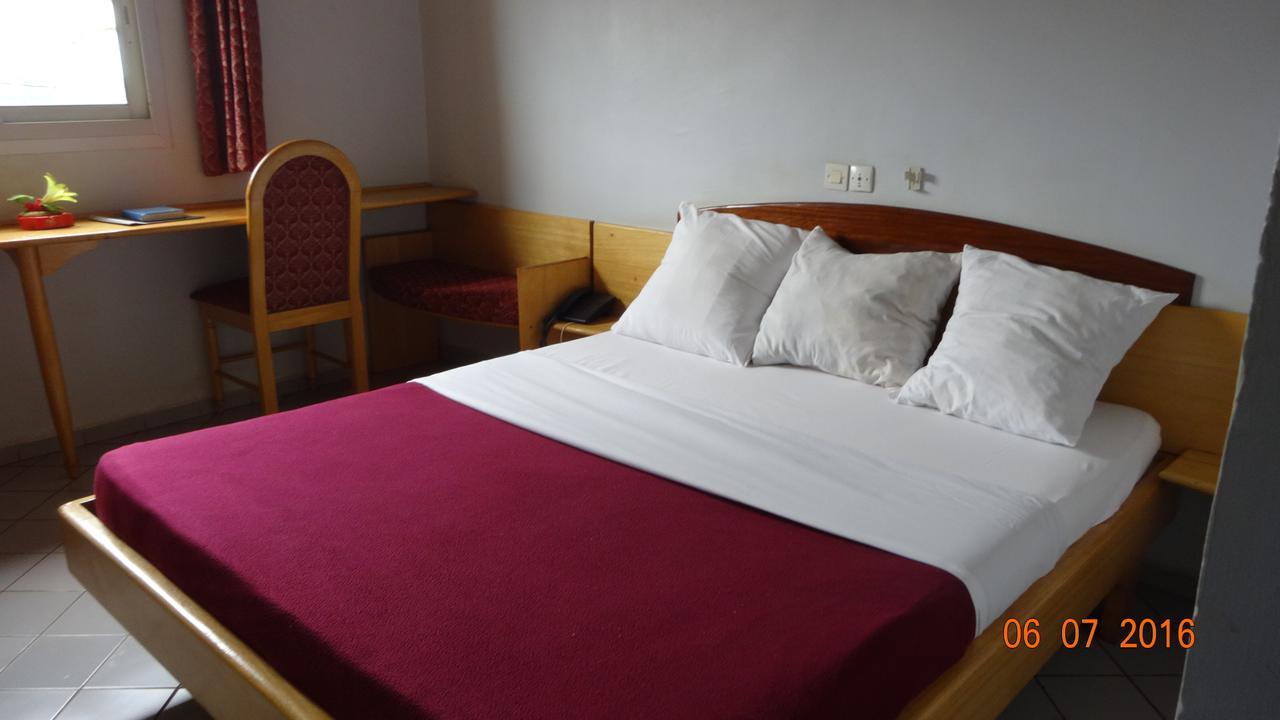 Hotel Altitel Bafoussam ภายนอก รูปภาพ