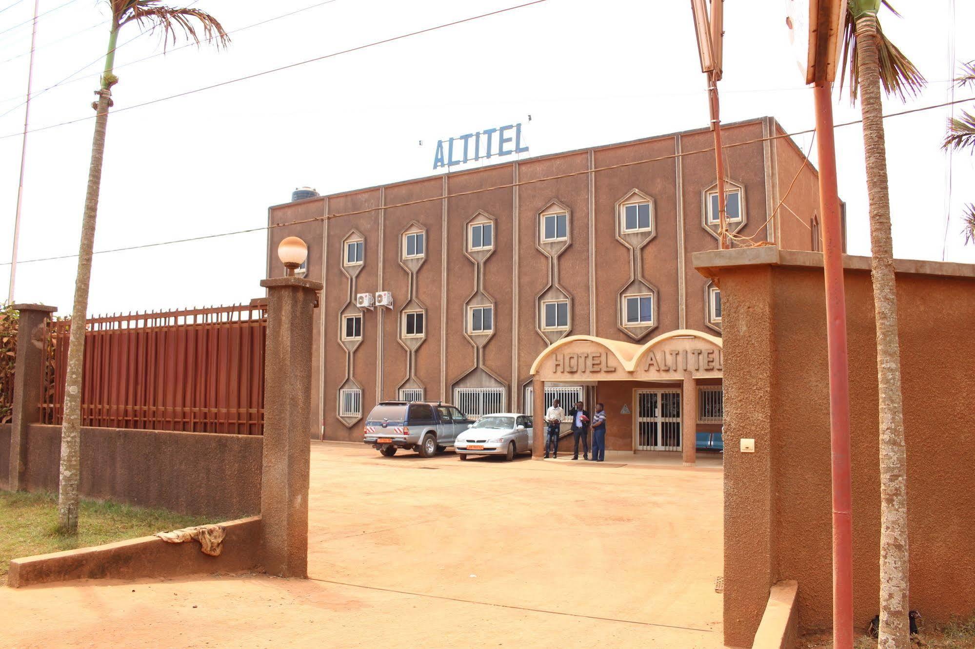 Hotel Altitel Bafoussam ภายนอก รูปภาพ