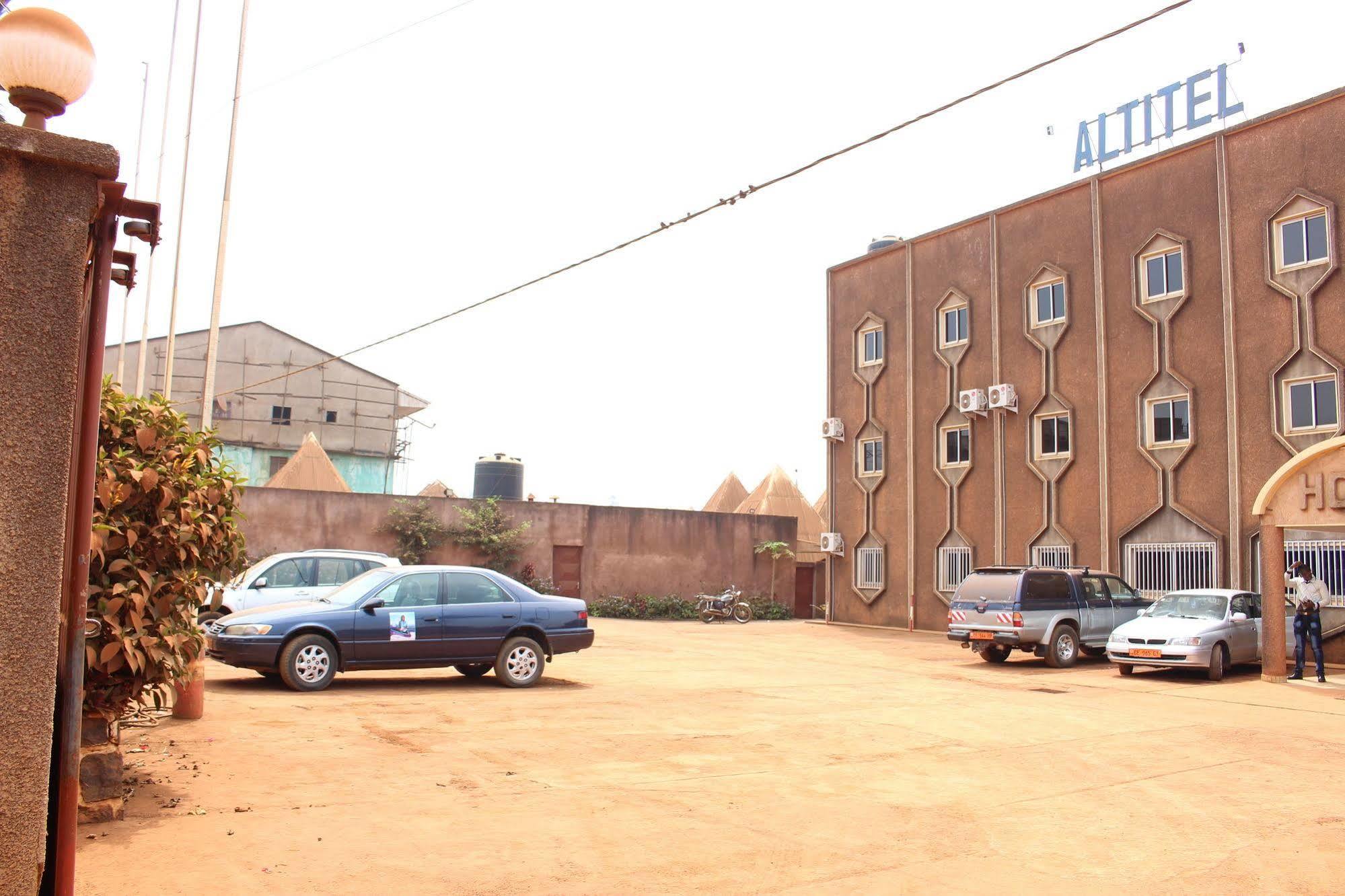 Hotel Altitel Bafoussam ภายนอก รูปภาพ